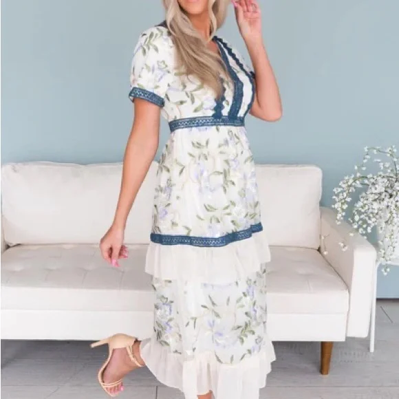 The Claudia Dress - Picture 6 of 9